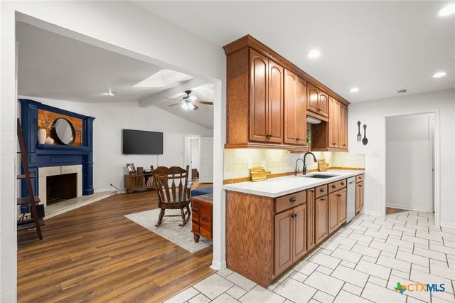 305 E Tanglewood Drive, New Braunfels, TX 78130