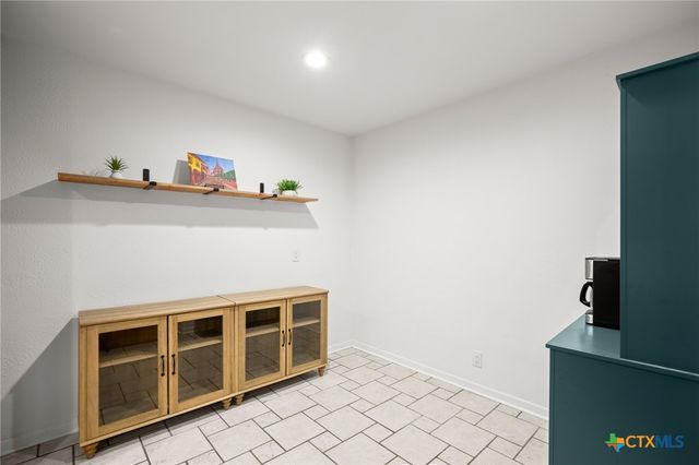 305 E Tanglewood Drive, New Braunfels, TX 78130