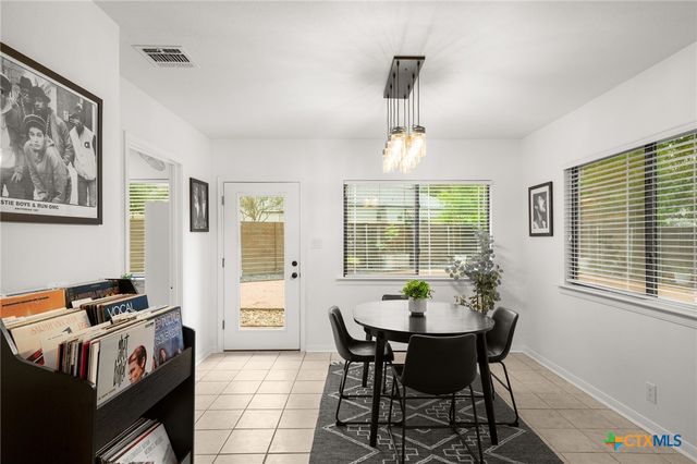 305 E Tanglewood Drive, New Braunfels, TX 78130