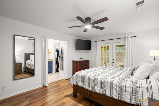 305 E Tanglewood Drive, New Braunfels, TX 78130