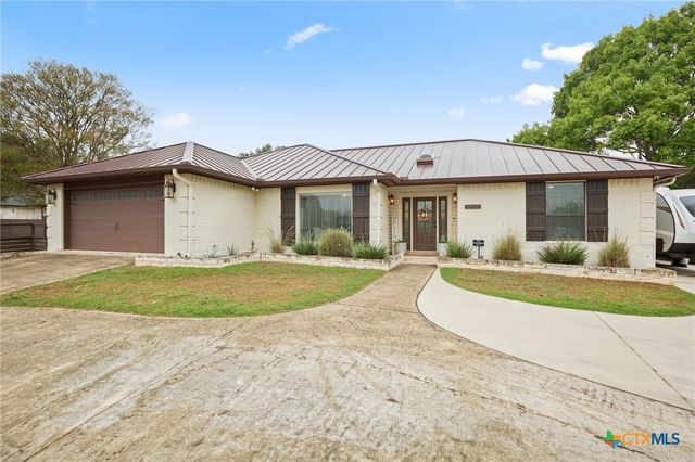 305 E Tanglewood Drive, New Braunfels, TX 78130