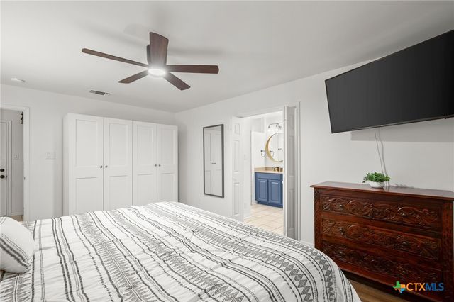 305 E Tanglewood Drive, New Braunfels, TX 78130