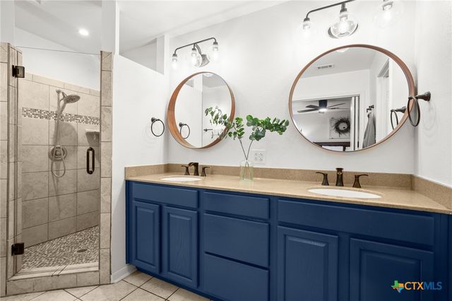 305 E Tanglewood Drive, New Braunfels, TX 78130