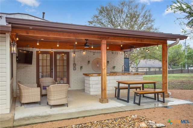 305 E Tanglewood Drive, New Braunfels, TX 78130