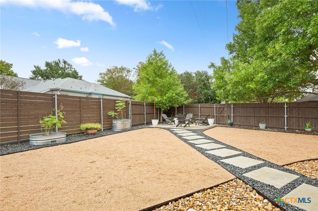 305 E Tanglewood Drive, New Braunfels, TX 78130