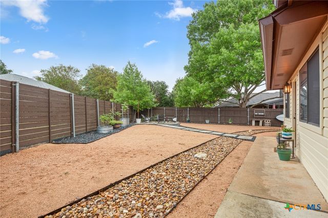 305 E Tanglewood Drive, New Braunfels, TX 78130