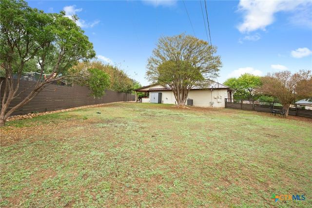 305 E Tanglewood Drive, New Braunfels, TX 78130