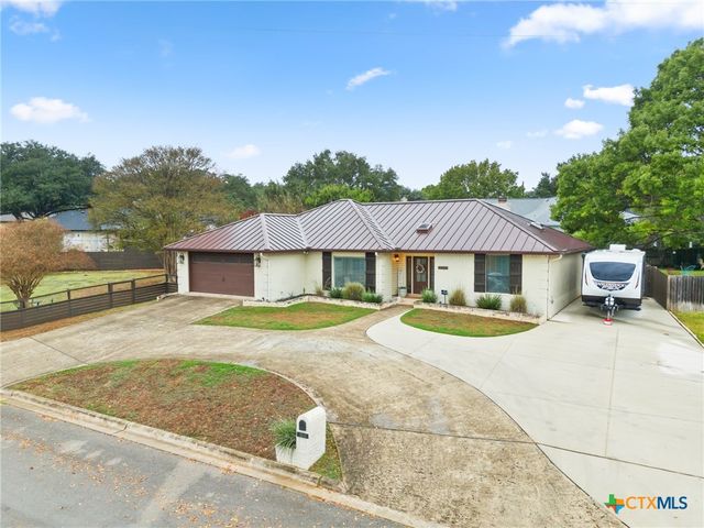 305 E Tanglewood Drive, New Braunfels, TX 78130