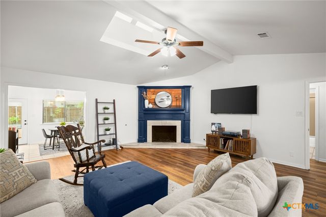 305 E Tanglewood Drive, New Braunfels, TX 78130