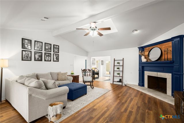 305 E Tanglewood Drive, New Braunfels, TX 78130