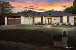 305 E Tanglewood Drive, New Braunfels, TX 78130