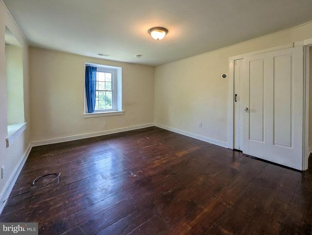 1390 CINNAMON DR, Fort Washington, PA 19034