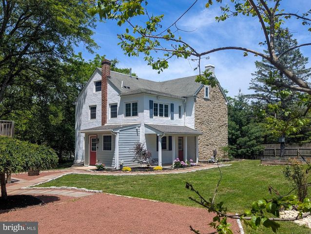 1390 CINNAMON DR, Fort Washington, PA 19034