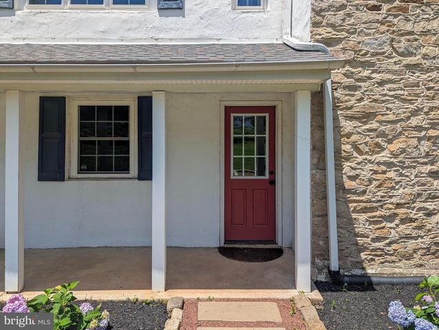 1390 CINNAMON DR, Fort Washington, PA 19034