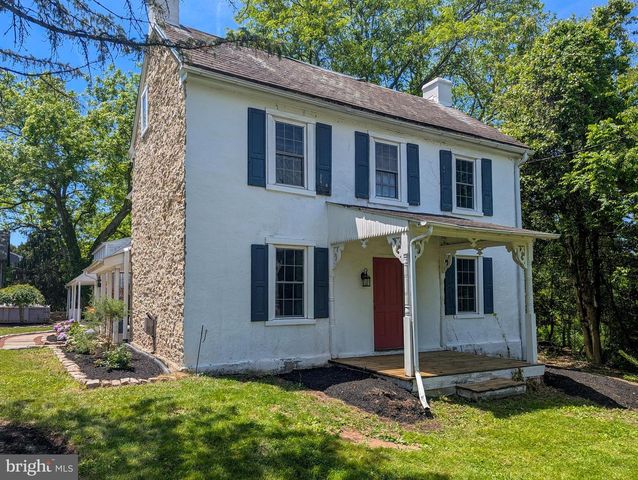 1390 CINNAMON DR, Fort Washington, PA 19034