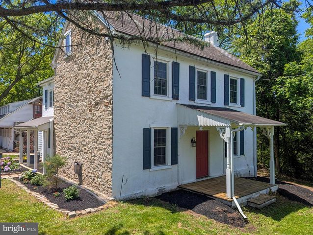 1390 CINNAMON DR, Fort Washington, PA 19034