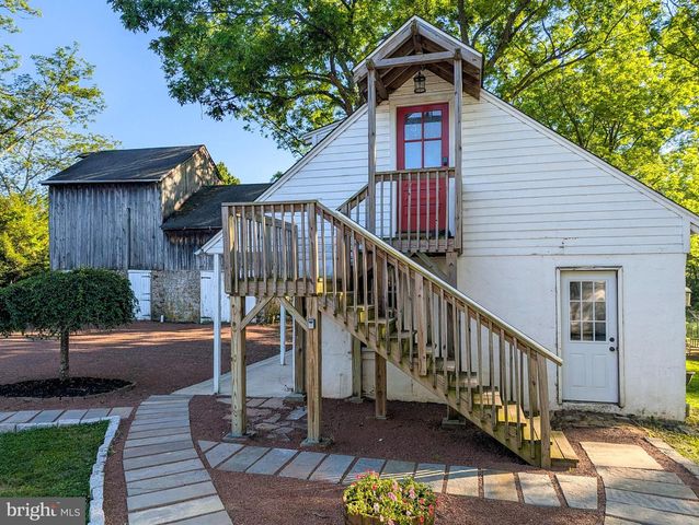 1390 CINNAMON DR, Fort Washington, PA 19034