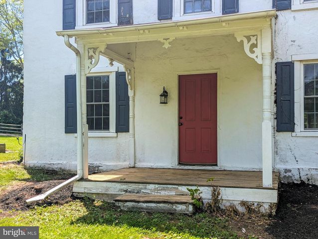1390 CINNAMON DR, Fort Washington, PA 19034