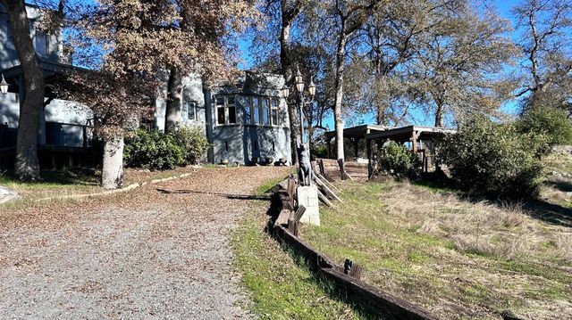 11145 S Rodesino Rd, Mountain Ranch, CA 95246