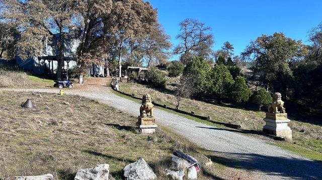 11145 S Rodesino Rd, Mountain Ranch, CA 95246