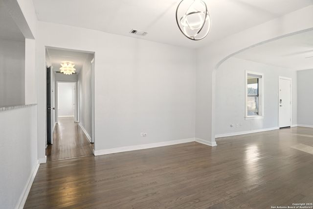 2375 W Mulberry Ave, San Antonio, TX 78201