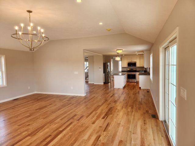 53 Kelly Lane, Lynn, MA 01904