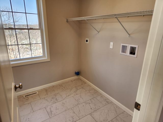 53 Kelly Lane, Lynn, MA 01904