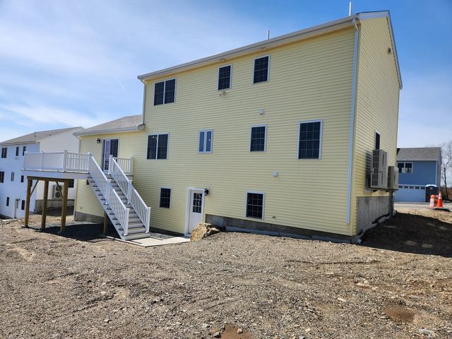 53 Kelly Lane, Lynn, MA 01904