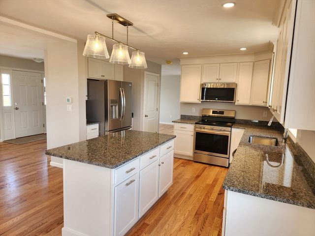 53 Kelly Lane, Lynn, MA 01904