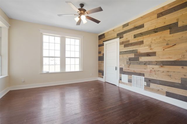 1001 S Travis Street, Sherman, TX 75090