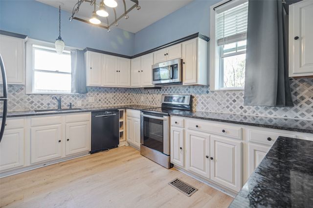 1001 S Travis Street, Sherman, TX 75090