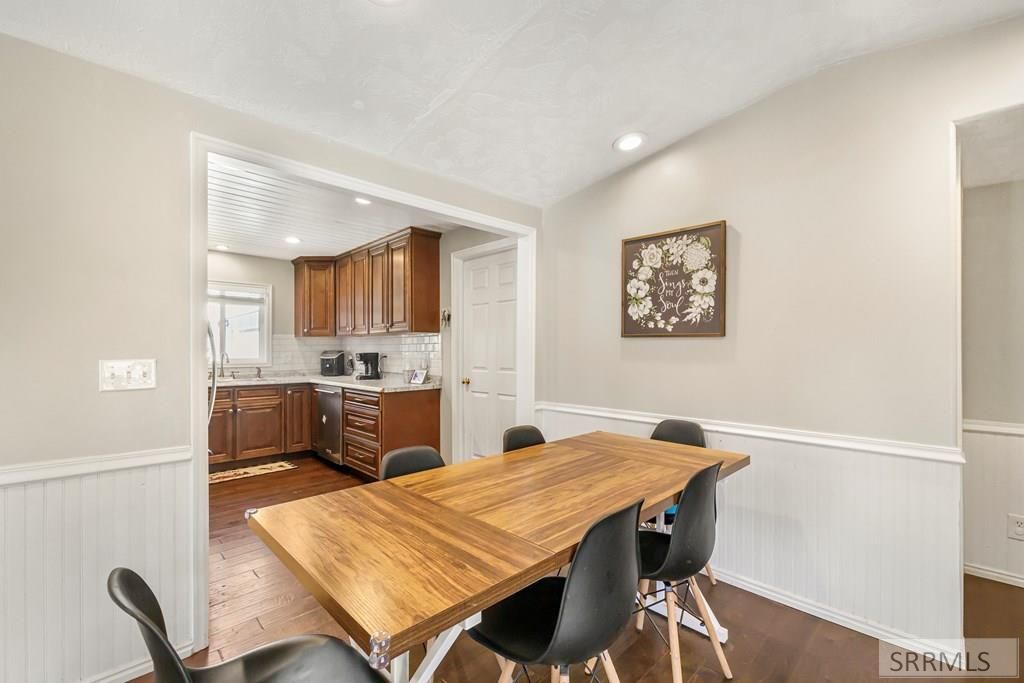 Image 13 of property listing at 2982 N 5th W, Idaho Falls, ID 83401