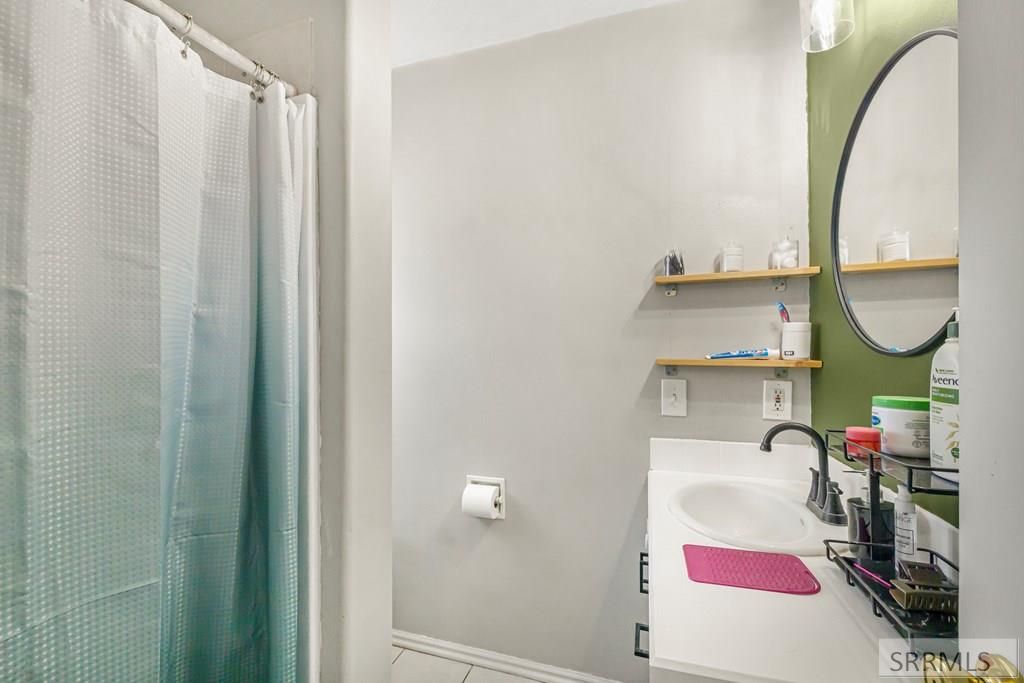 Image 16 of property listing at 2982 N 5th W, Idaho Falls, ID 83401