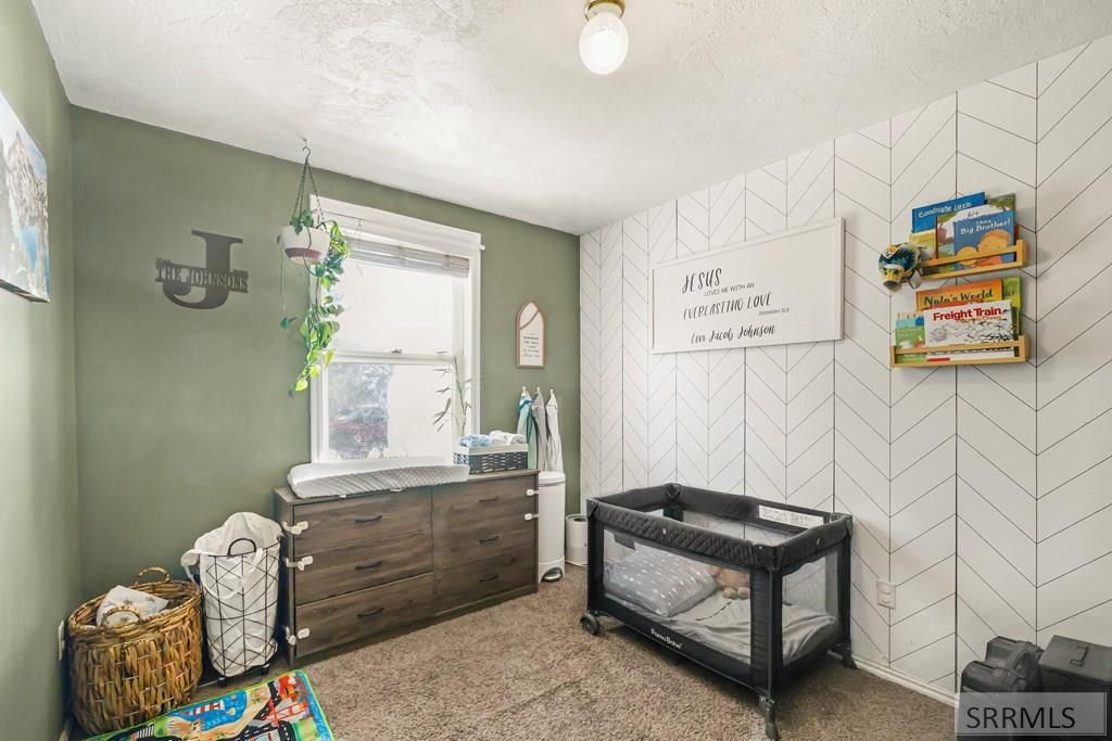 Image 18 of property listing at 2982 N 5th W, Idaho Falls, ID 83401