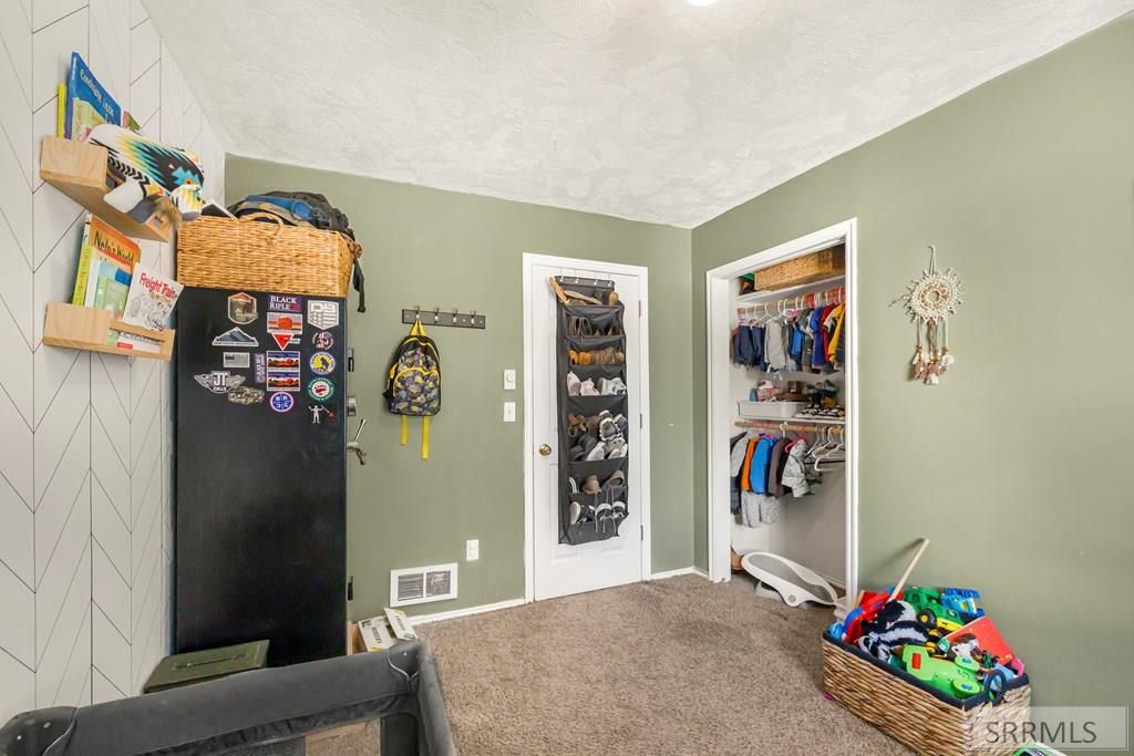 Image 19 of property listing at 2982 N 5th W, Idaho Falls, ID 83401