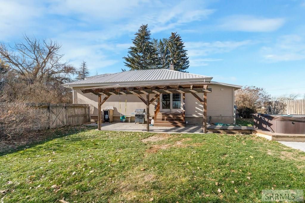 Image 33 of property listing at 2982 N 5th W, Idaho Falls, ID 83401