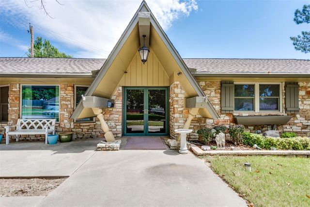 705 Yukon Avenue, Yukon, OK 73099