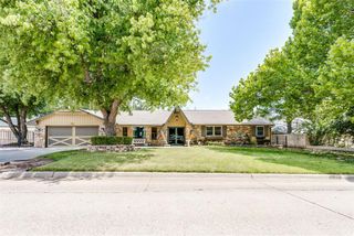 705 Yukon Avenue, Yukon, OK 73099