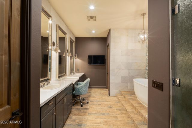 119 E Sabrosa Drive, New River, AZ 85087