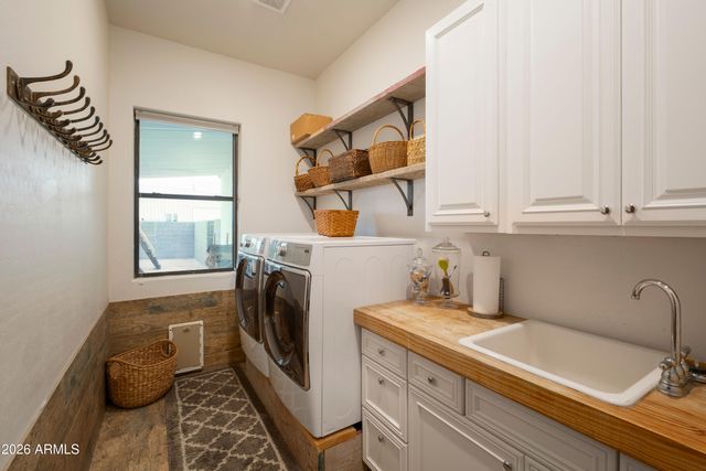 119 E Sabrosa Drive, New River, AZ 85087