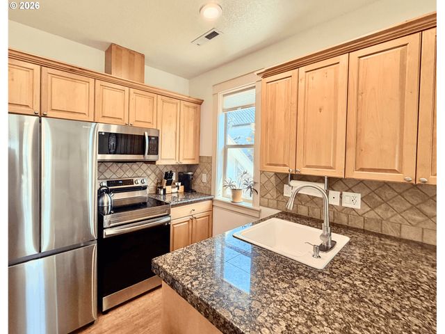 9356 Se 143RD Ave, Happy Valley, OR 97086