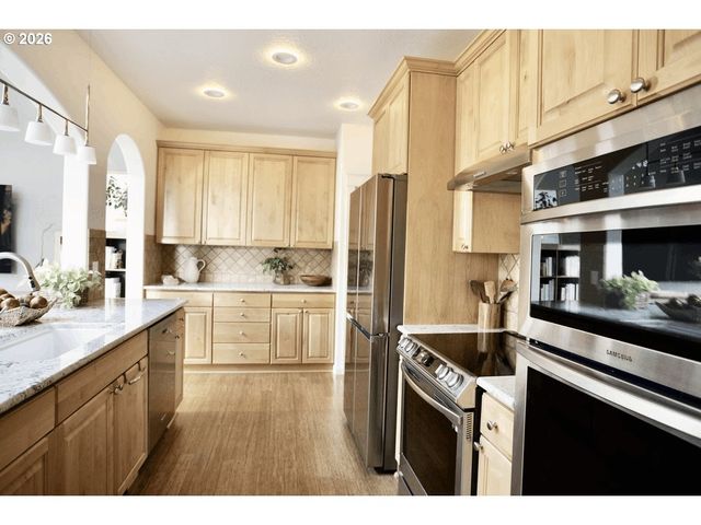 9356 Se 143RD Ave, Happy Valley, OR 97086