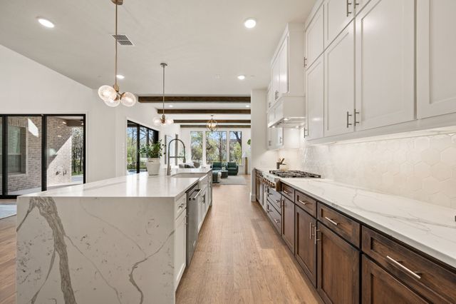 2131 Ravenwood Drive, Keller, TX 76262