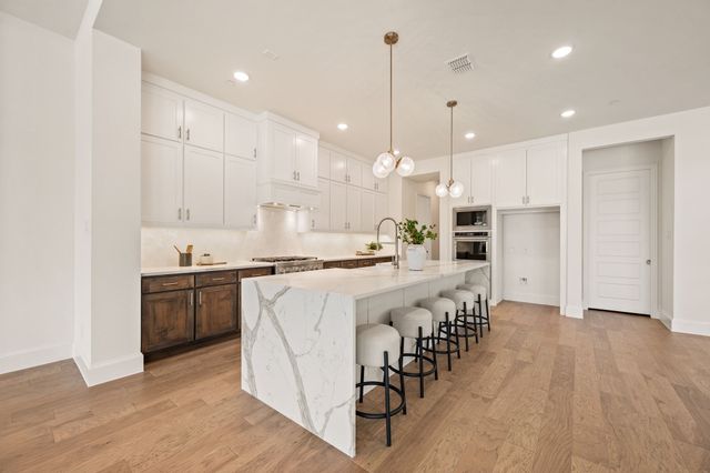 2131 Ravenwood Drive, Keller, TX 76262