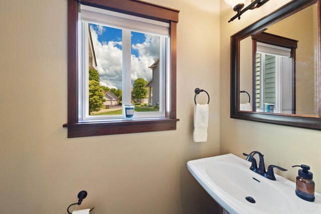 34 Windsor Wood Path, Hudson, WI 54016