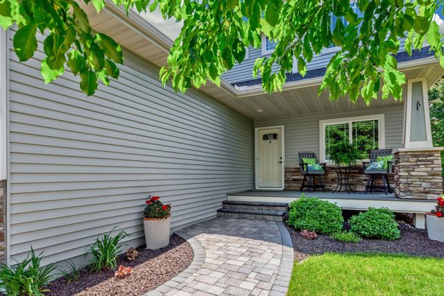 34 Windsor Wood Path, Hudson, WI 54016