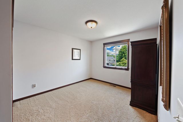 34 Windsor Wood Path, Hudson, WI 54016