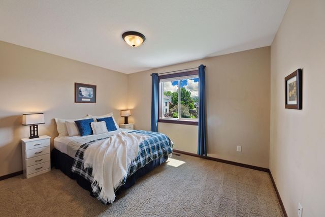 34 Windsor Wood Path, Hudson, WI 54016