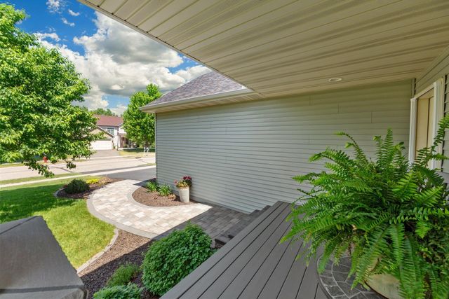 34 Windsor Wood Path, Hudson, WI 54016