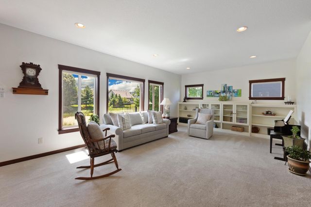 34 Windsor Wood Path, Hudson, WI 54016